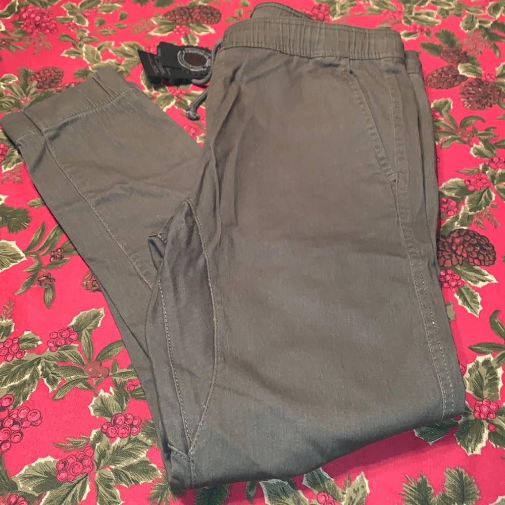 NWT Men’s Fashion Classic Joggers Sz L, Olive.